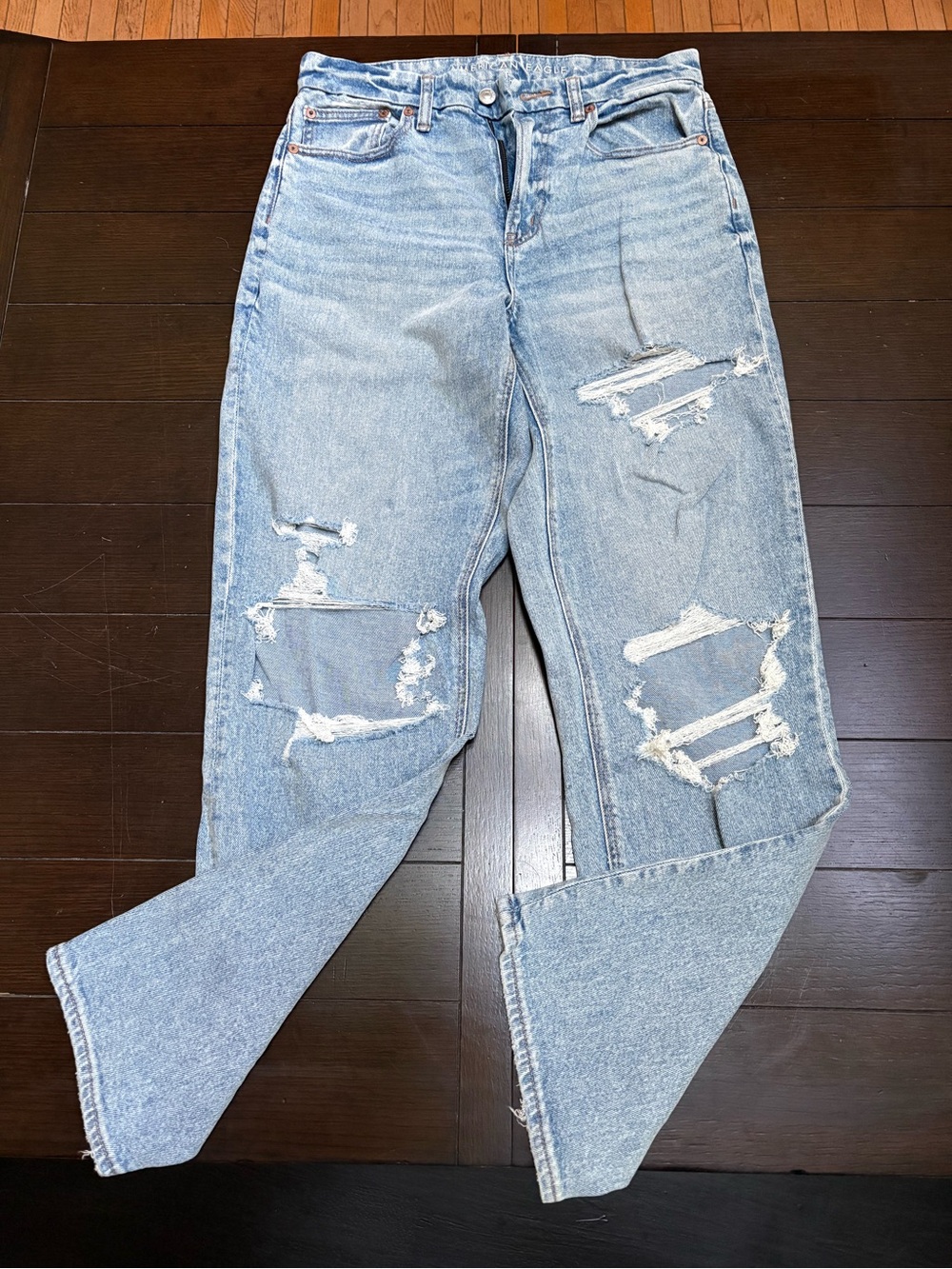 American Eagle Outfitters Light Wash Distressed Boyfriend Jeans